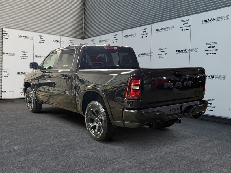 2025 RAM 1500 Big Horn 4x4 Crew Cab 5'7" Box