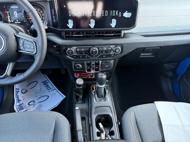 2025 Jeep Wrangler Willys 4 Door 4x4