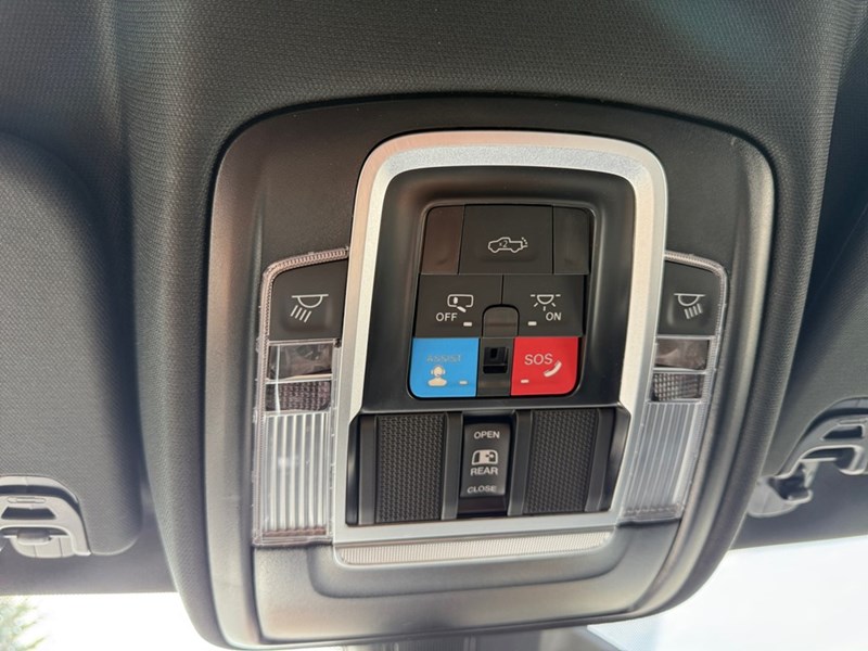 2025 RAM 1500 Big Horn 4x4 Crew Cab 5'7" Box