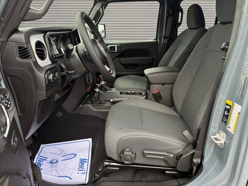 2025 Jeep Wrangler Willys 4 Door 4x4
