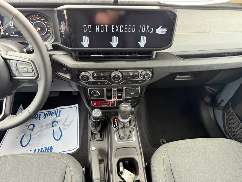2025 Jeep Wrangler Willys 4 Door 4x4
