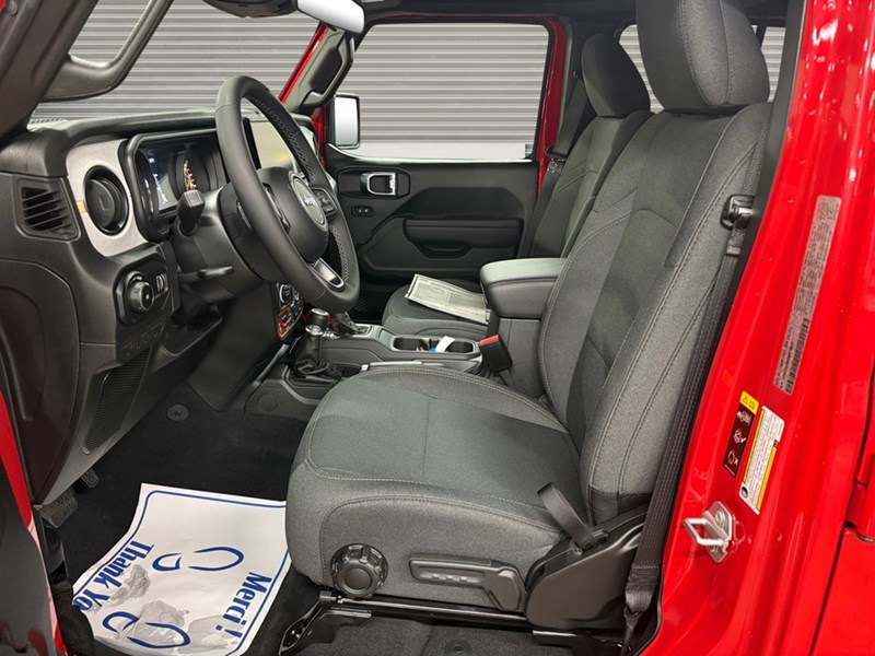 2025 Jeep Wrangler Willys 4 Door 4x4