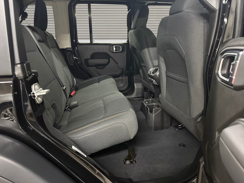 2025 Jeep Wrangler Willys 4 Door 4x4