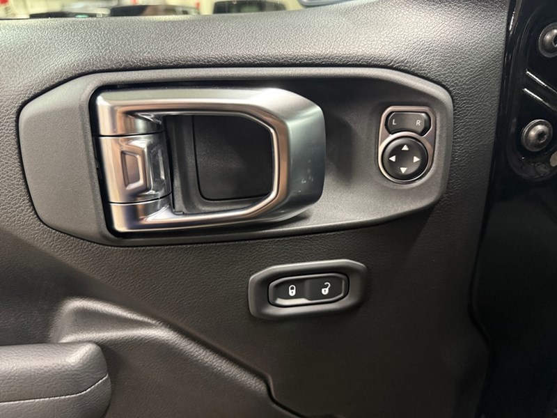 2025 Jeep Wrangler Willys 4 Door 4x4