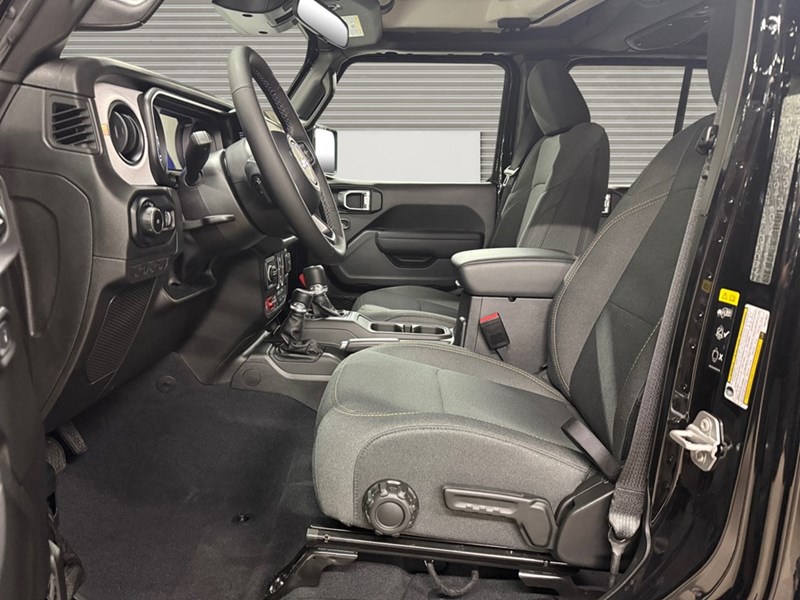 2025 Jeep Wrangler Willys 4 Door 4x4