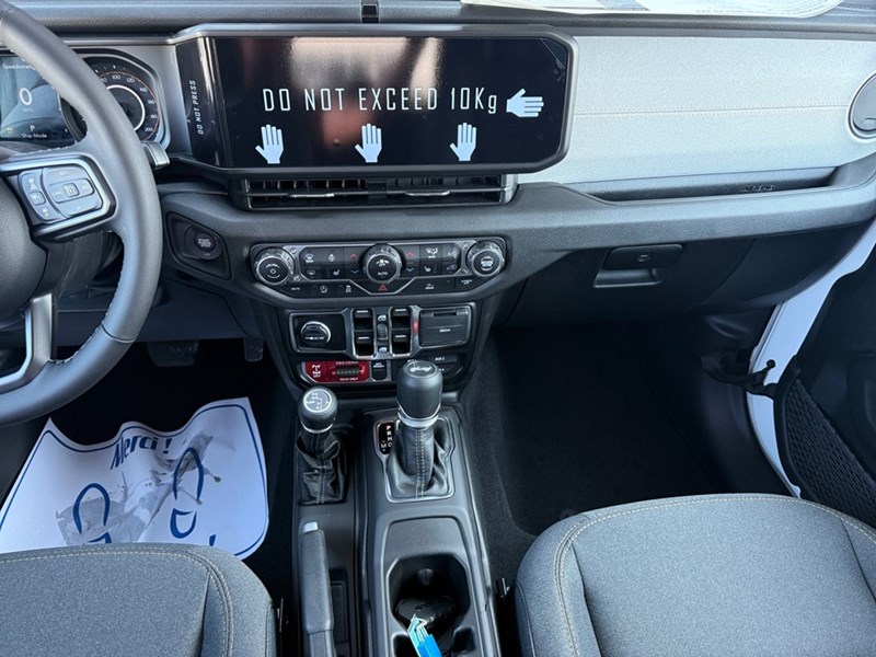 2025 Jeep Wrangler Willys 4 Door 4x4