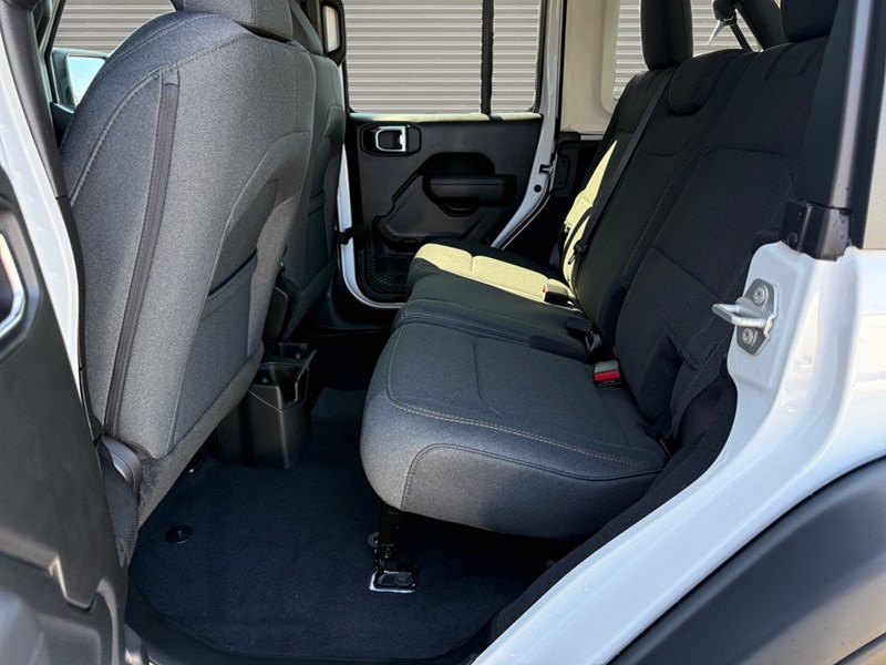 2025 Jeep Wrangler Willys 4 Door 4x4