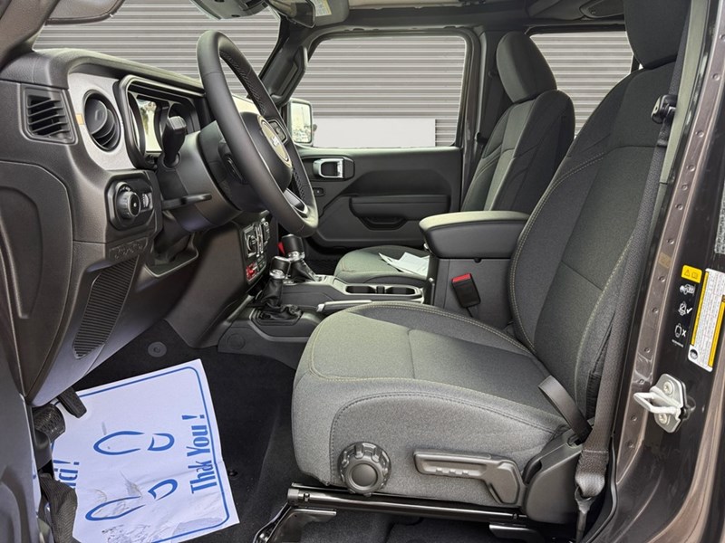 2025 Jeep Wrangler Willys 4 Door 4x4