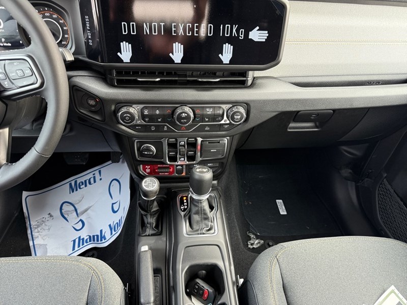 2025 Jeep Wrangler Willys 4 Door 4x4