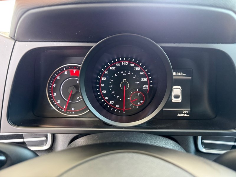 2023 Hyundai Elantra Preferred IVT