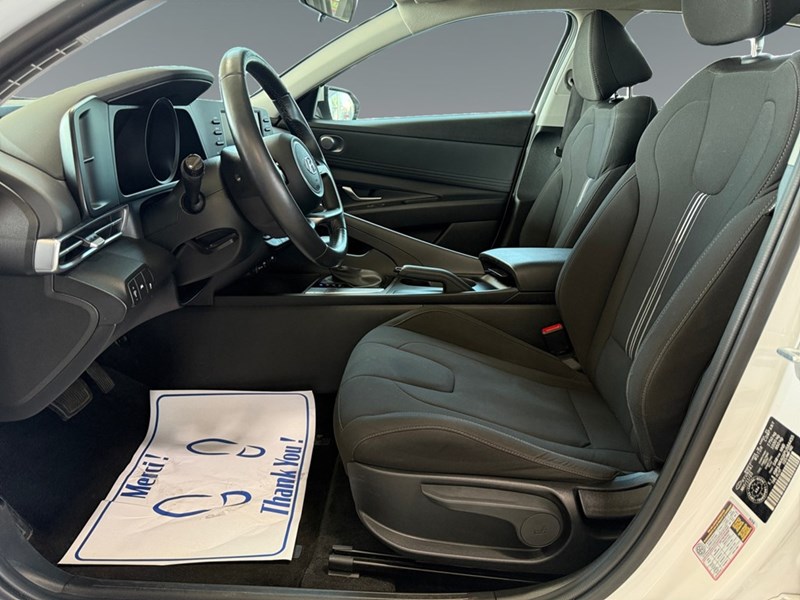 2023 Hyundai Elantra Preferred IVT