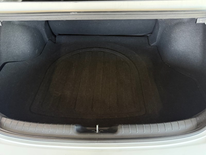 2023 Hyundai Elantra Preferred IVT