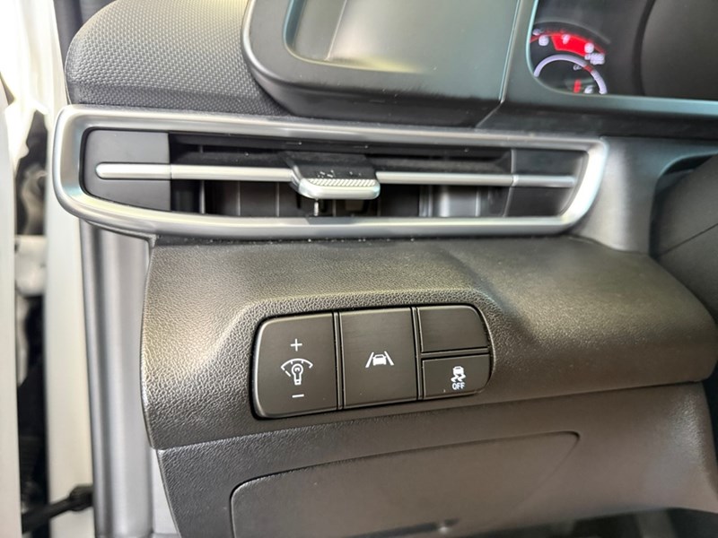 2023 Hyundai Elantra Preferred IVT