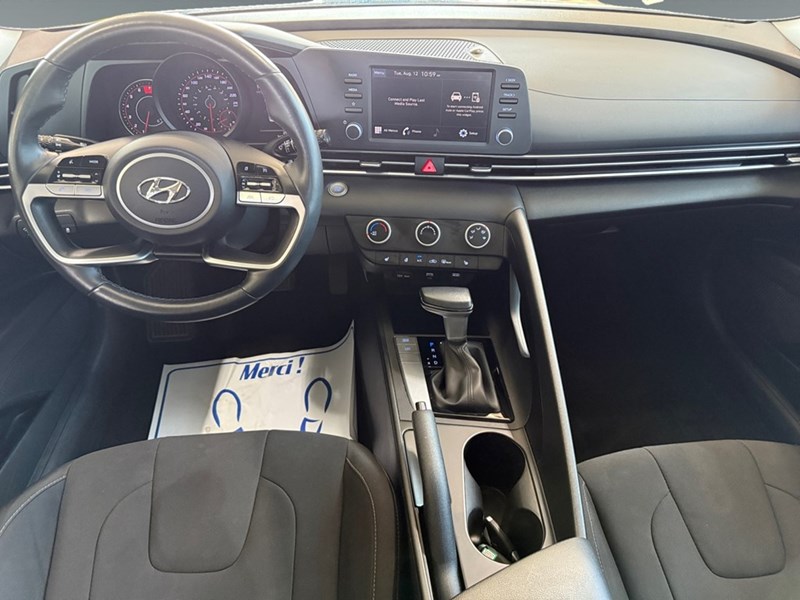 2023 Hyundai Elantra Preferred IVT