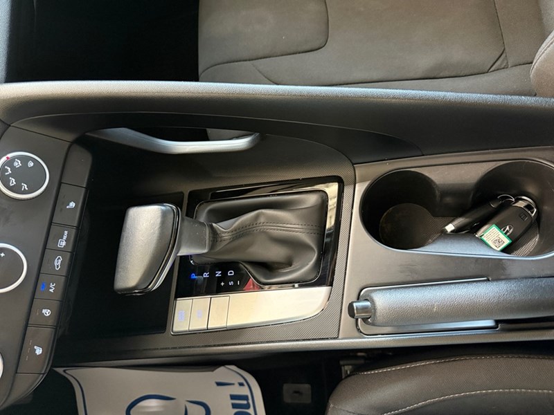 2023 Hyundai Elantra Preferred IVT