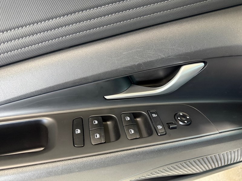 2023 Hyundai Elantra Preferred IVT