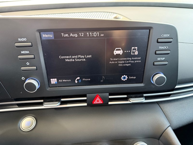 2023 Hyundai Elantra Preferred IVT