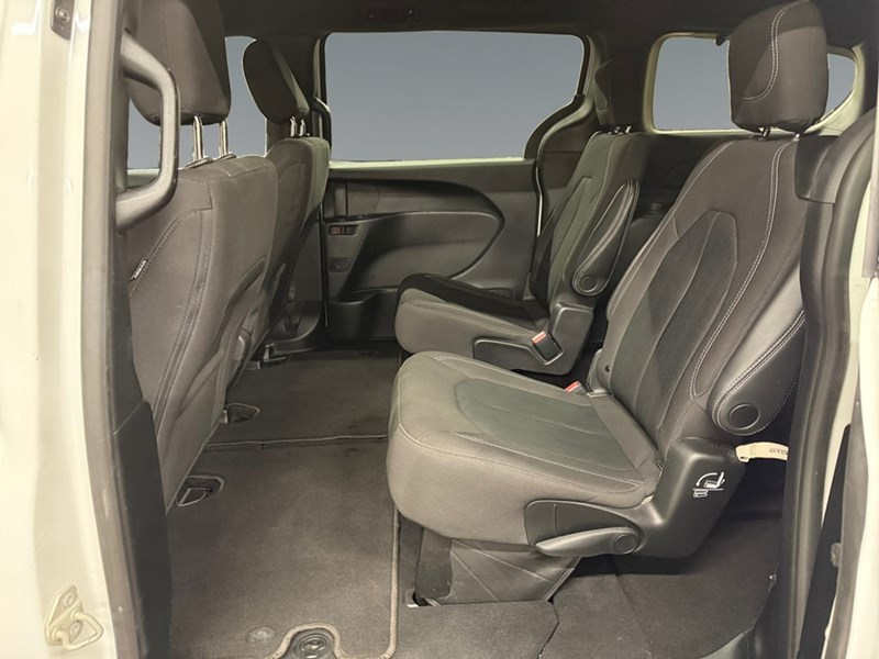 2023 Chrysler Pacifica Touring FWD