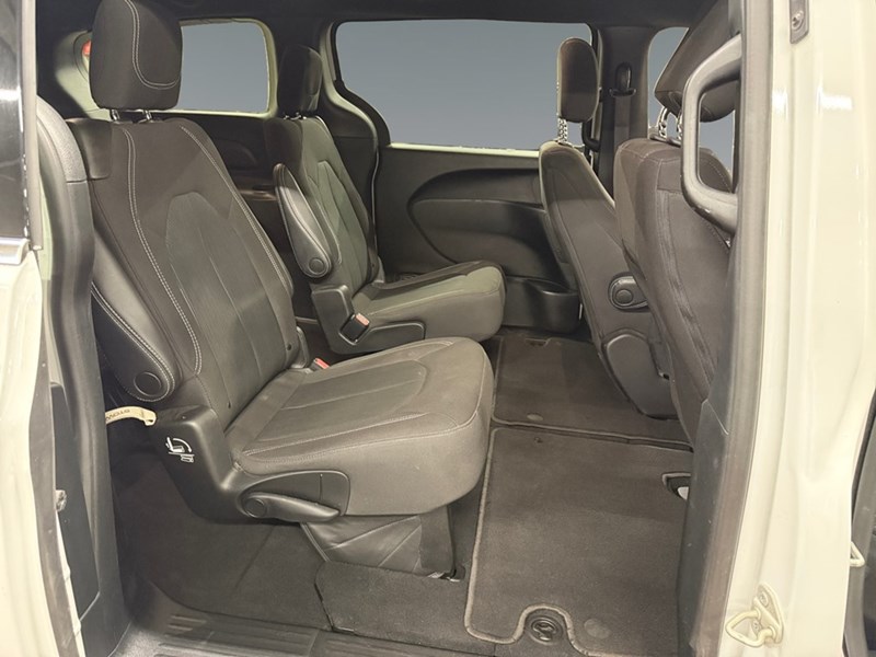 2023 Chrysler Pacifica Touring FWD