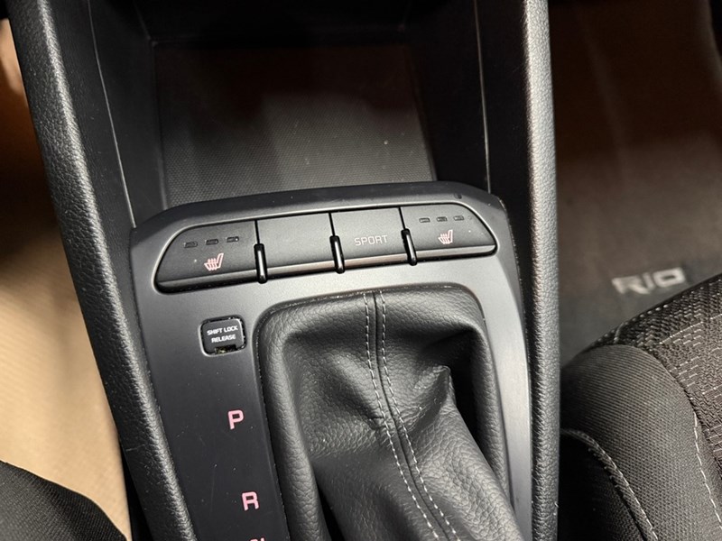 2023 Kia Rio LX Premium IVT