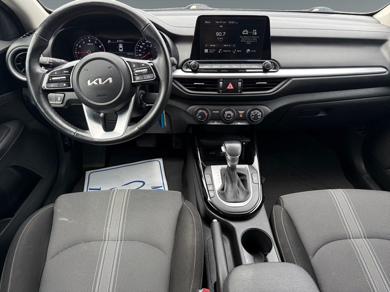 2023 Kia Forte EX IVT