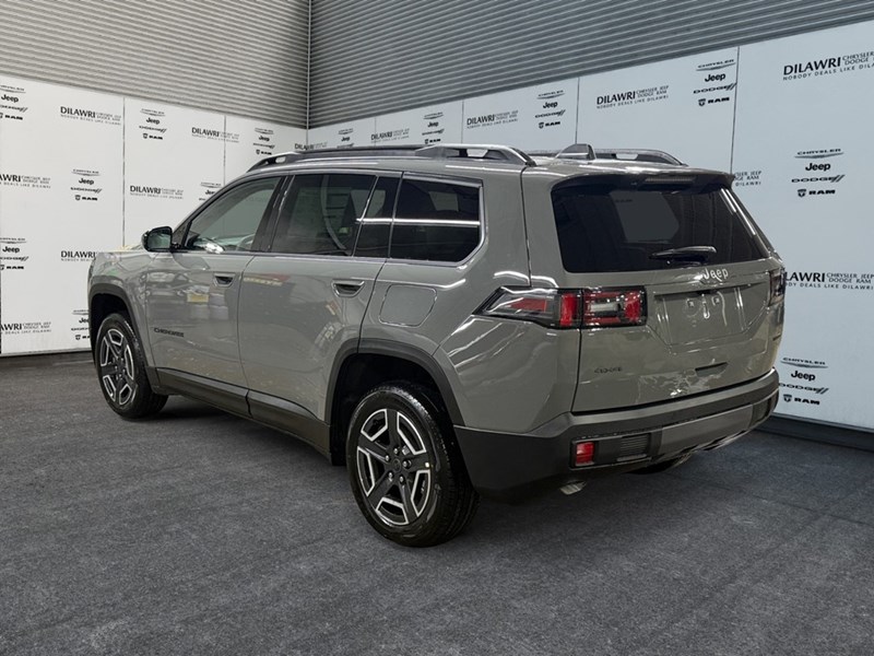 2026 Jeep Cherokee Laredo 4x4
