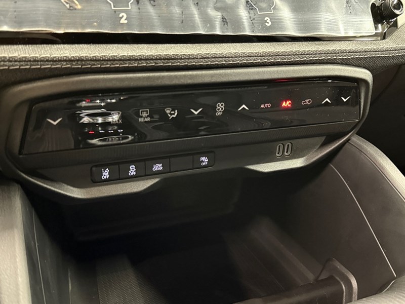 2026 Jeep Cherokee Laredo 4x4 Hybrid