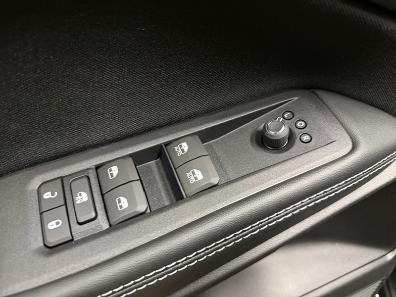 2026 Jeep Cherokee Laredo 4x4 Hybrid