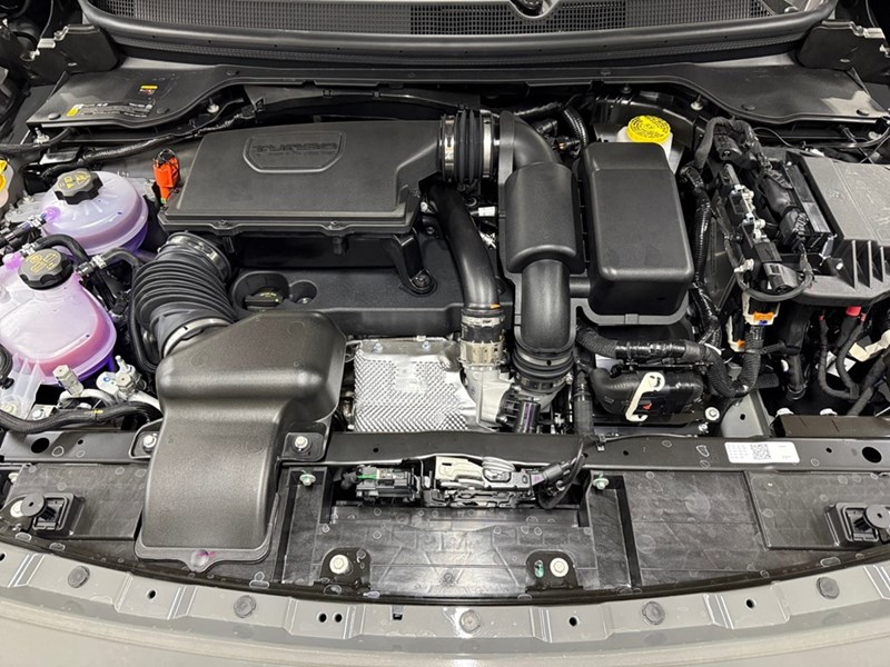 2026 Jeep Cherokee Laredo 4x4 Hybrid