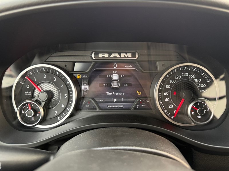 2025 RAM 1500 Big Horn 4x4 Crew Cab 5'7" Box