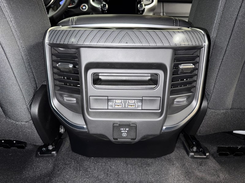 2025 RAM 1500 Big Horn 4x4 Crew Cab 5'7" Box