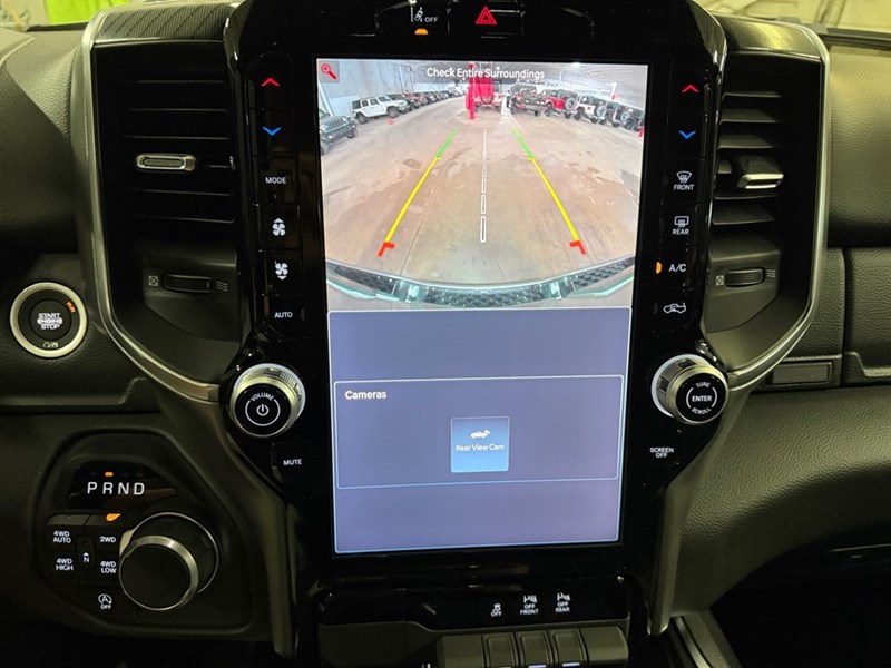 2025 RAM 1500 Big Horn 4x4 Crew Cab 5'7" Box