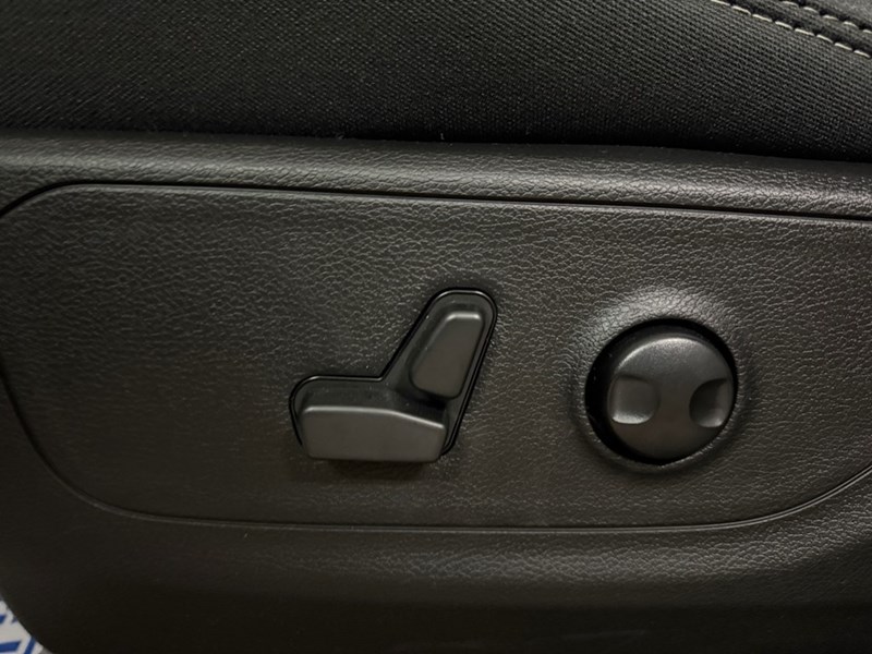 2025 RAM 1500 Big Horn 4x4 Crew Cab 5'7" Box