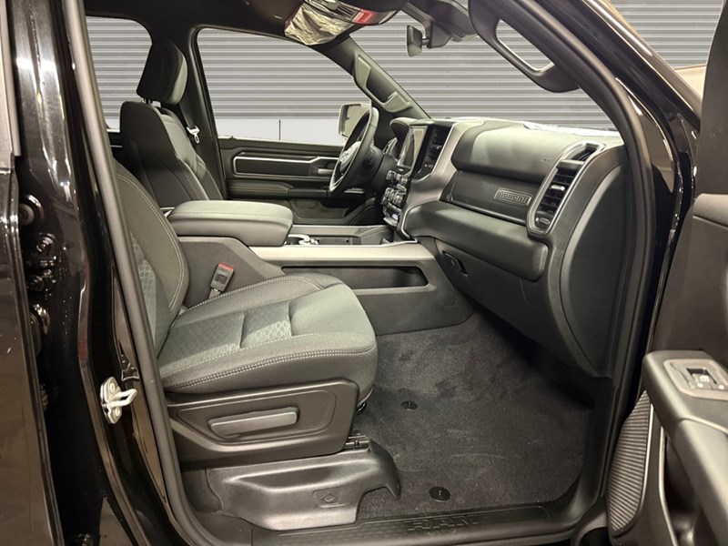 2025 RAM 1500 Big Horn 4x4 Crew Cab 5'7" Box