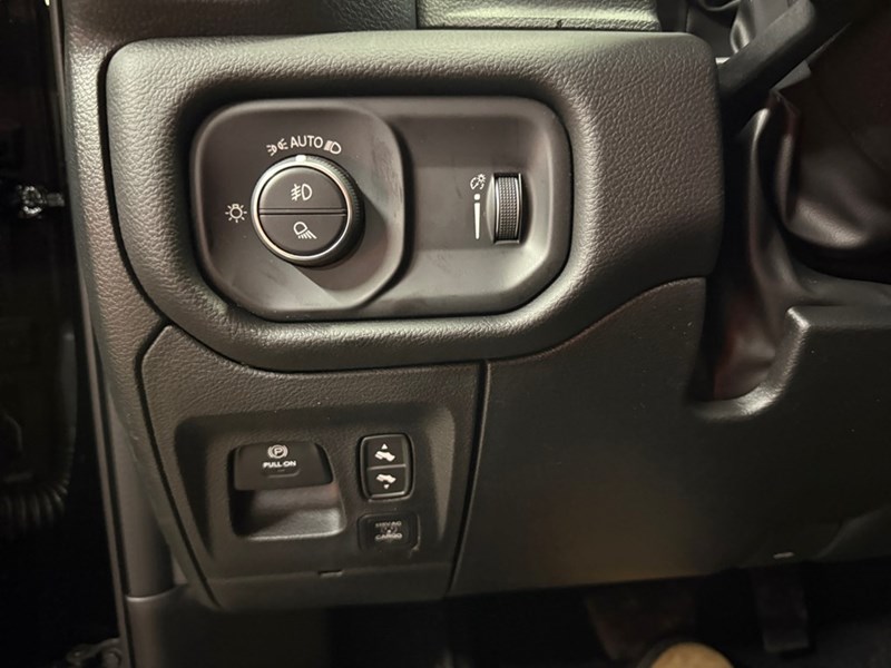 2025 RAM 1500 Big Horn 4x4 Crew Cab 5'7" Box