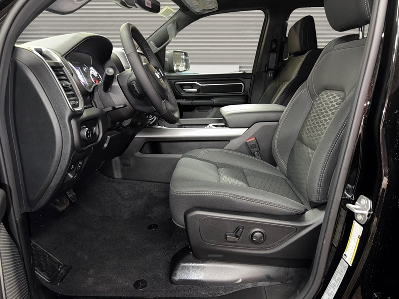 2025 RAM 1500 Big Horn 4x4 Crew Cab 5'7" Box