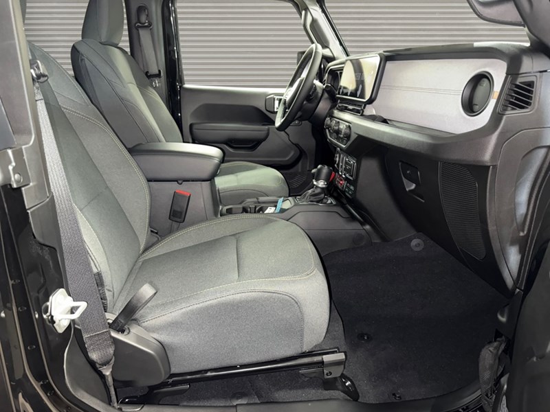 2025 Jeep Wrangler Willys 2 Door 4x4