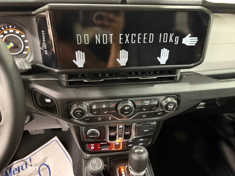 2025 Jeep Wrangler Willys 4 Door 4x4