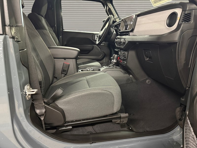 2025 Jeep Wrangler Willys 2 Door 4x4