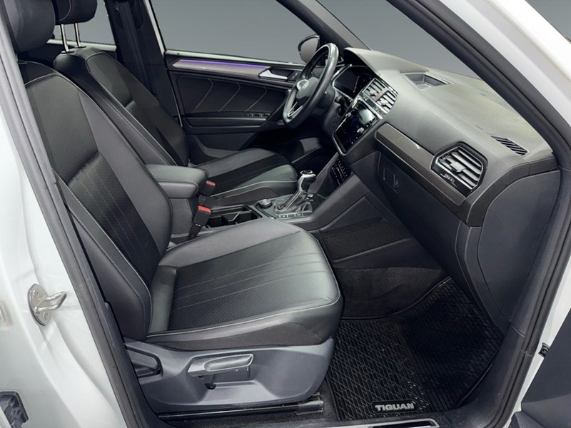 2023 Volkswagen Tiguan Comfortline R-Line Black Edition 4MOTION