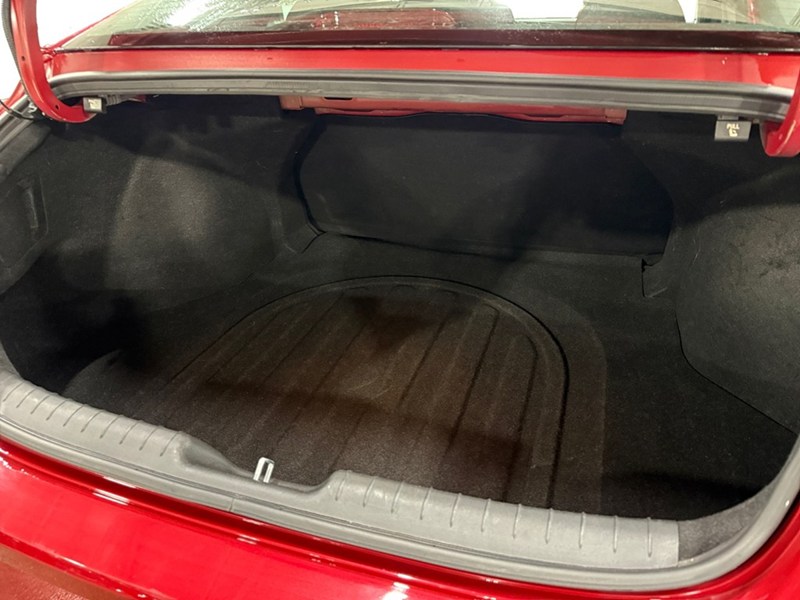 2022 Hyundai Elantra Preferred IVT