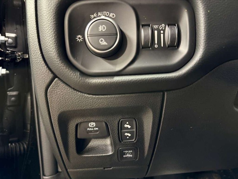 2026 RAM 1500 Sport 4x4 Crew Cab V8 HEMI 5'7" Box