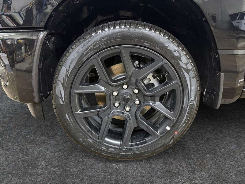 2026 RAM 1500 Sport 4x4 Crew Cab V8 HEMI 5'7" Box