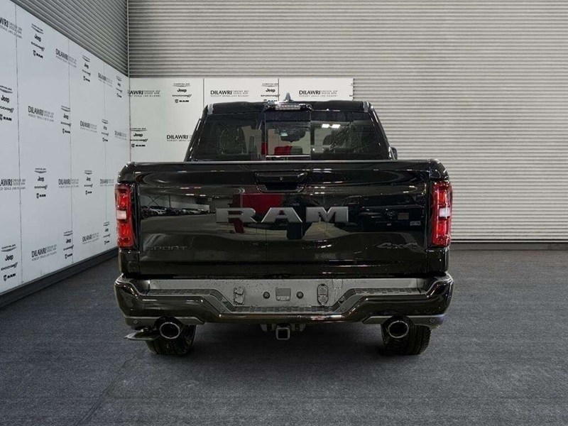 2026 RAM 1500 Sport 4x4 Crew Cab V8 HEMI 5'7" Box