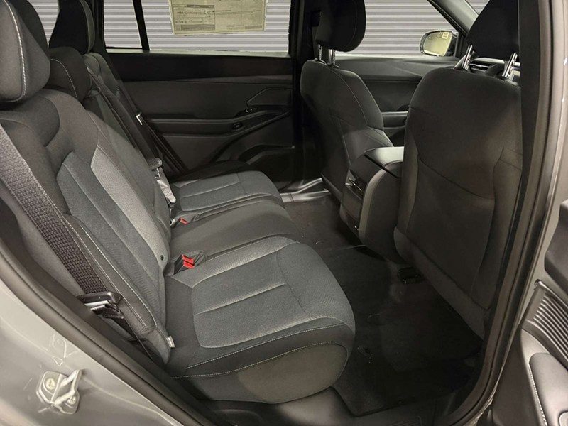 2026 Jeep Cherokee Laredo 4x4 Hybrid
