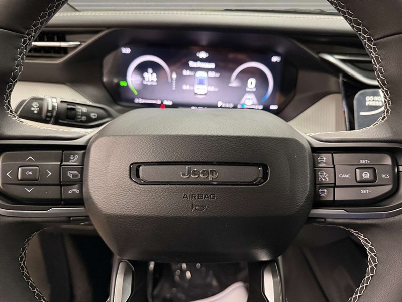 2026 Jeep Cherokee Laredo 4x4 Hybrid