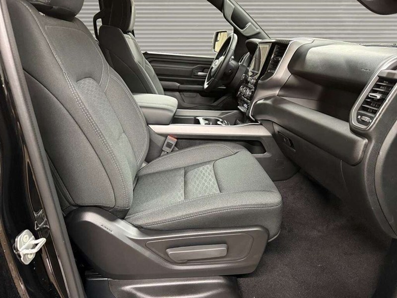 2026 RAM 1500 Black Express Edition 4x4 Quad Cab