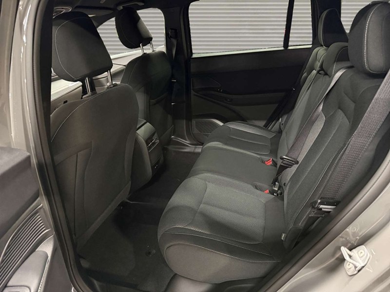 2026 Jeep Cherokee Laredo 4x4 Hybrid