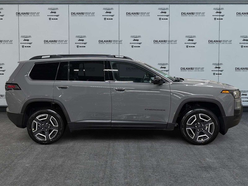 2026 Jeep Cherokee Laredo 4x4 Hybrid