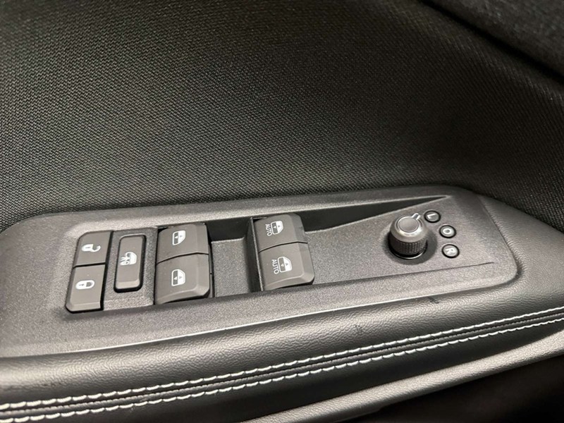 2026 Jeep Cherokee Laredo 4x4 Hybrid